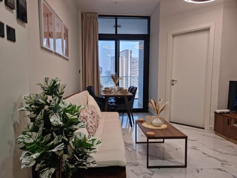 TV and multimedia, Seating area