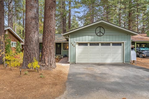 CYH0883- Patricia's Mountain Paradise home House in South Lake Tahoe