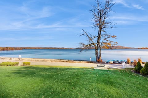 Water's Edge at Deer Cove House in Ossipee Lake