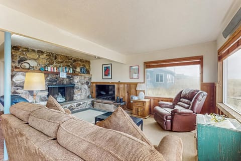 Neil's Cabin Cabin in Pacific City