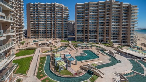 Property building, Day, Bird's eye view, Swimming pool, Swimming pool
