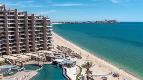 Property building, Day, Sea view, Swimming pool