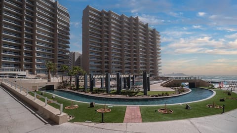 Property building, Day, Swimming pool