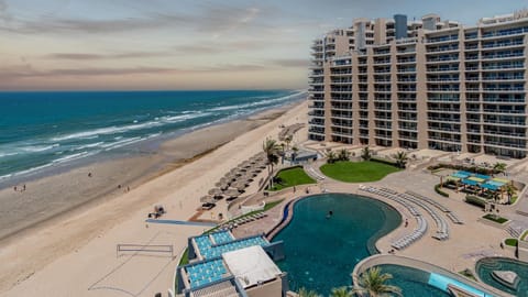 Property building, Day, Bird's eye view, Beach, Pool view, Sea view, Swimming pool, sunbed