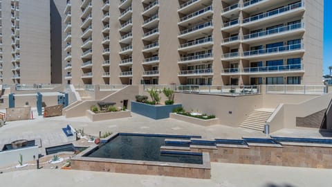 Property building, Day, Swimming pool