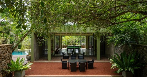 Patio, Garden, Seating area, Dining area, Garden view