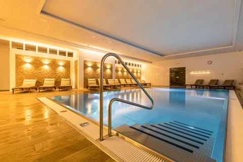 Swimming pool, Swimming pool