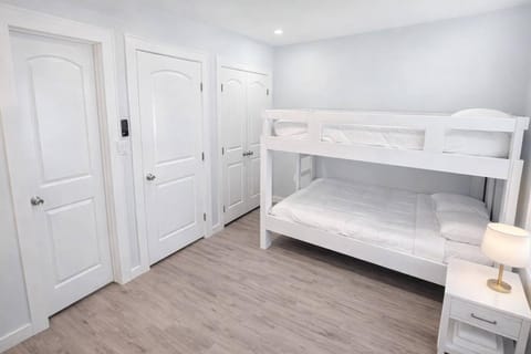 New Townhome 2 Levels Heated Pool #2 Apartment in South Padre Island