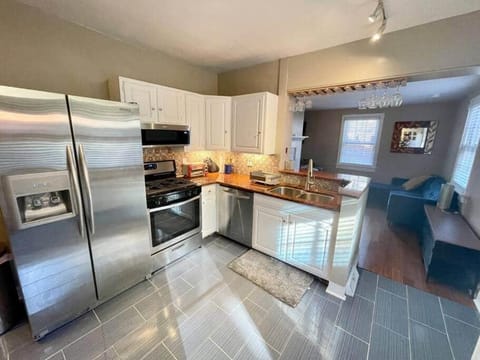 Kitchen or kitchenette, Continental breakfast, dishwasher, oven, pet friendly, toaster