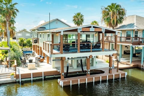 The Oasis - Private Pool, Bayfront, Fire Pit! House in Jamaica Beach