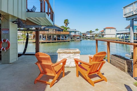 The Oasis - Private Pool, Bayfront, Fire Pit! House in Jamaica Beach