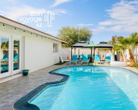 Patio, Pool view, Swimming pool, sunbed