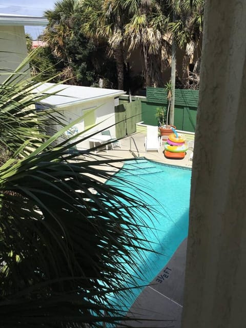 2 Bedroom Tropical Villa Hotel in Cocoa Beach