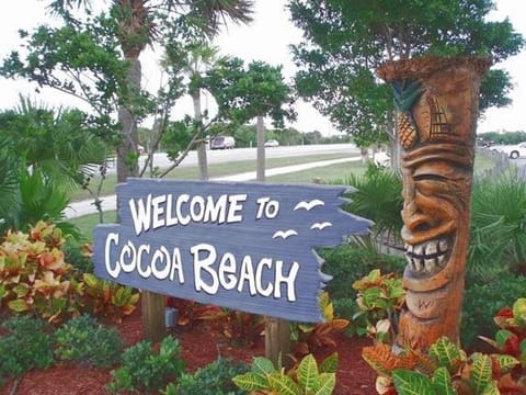 2 Bedroom Tropical Villa Hotel in Cocoa Beach