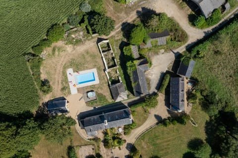 Property building, Day, Natural landscape, Bird's eye view, Pool view, Street view, Swimming pool