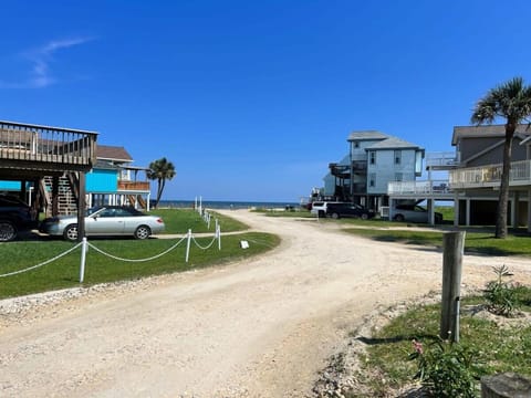 Sandy Seahorse - 3rd Home From Beach Access! House in Hitchcock