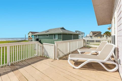 Sandy Seahorse - 3rd Home From Beach Access! House in Hitchcock