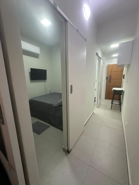 Bed, TV and multimedia, Photo of the whole room, Bedroom, air conditioner