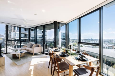 Living room, Dining area, City view