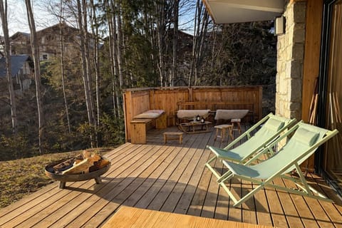 Patio, Spring, Natural landscape, sunbed