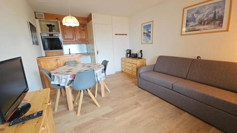 Condo - Roche Blanche Residence By Alpstays Apartment in Val Thorens