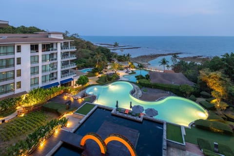 Property building, Day, Bird's eye view, Pool view, Sea view, Swimming pool, sunbed