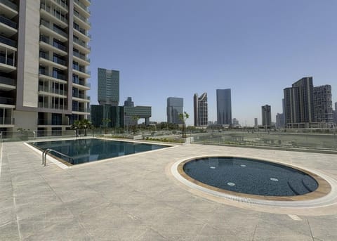 3BR Facing Cleveland Al Maryah Canal View Apartment in Abu Dhabi