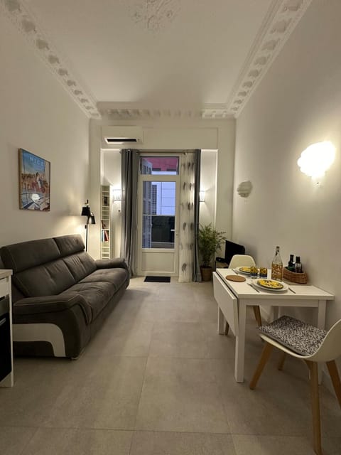 TV and multimedia, Living room, Dining area