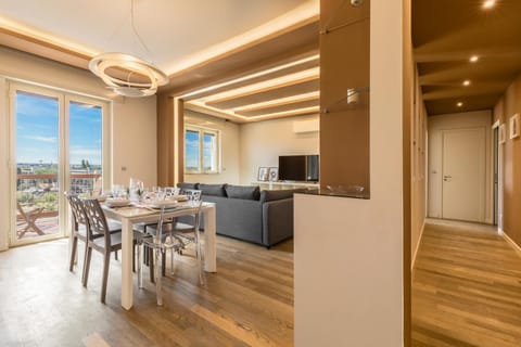 TV and multimedia, Dining area