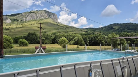Mountain view, Swimming pool