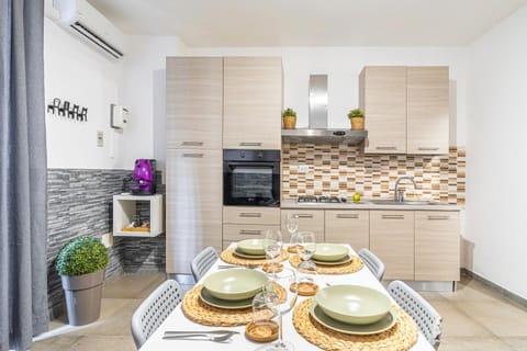 Property building, Kitchen or kitchenette, Living room