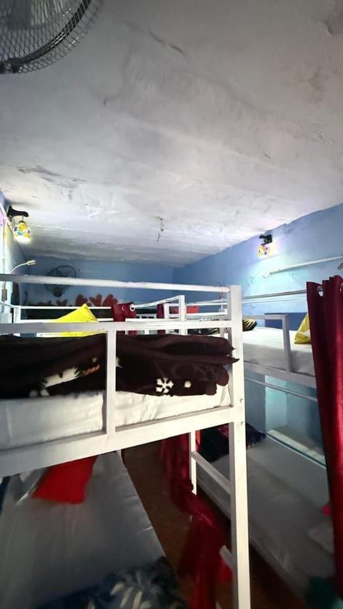 Bedroom, bunk bed