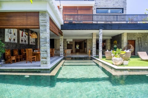 Property building, Swimming pool