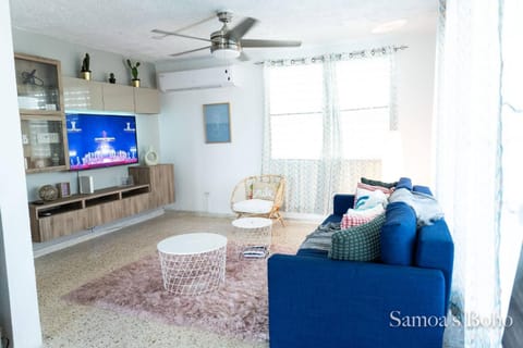Communal lounge/ TV room, TV and multimedia, Living room, air conditioner
