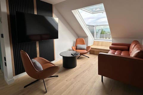 TV and multimedia, Balcony/Terrace, Living room, Seating area