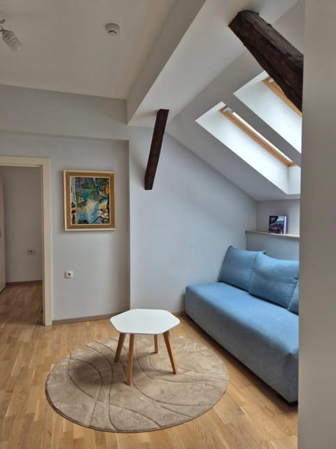 Seating area, pet friendly
