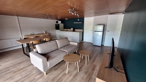 TV and multimedia, Kitchen or kitchenette, Living room, Dining area