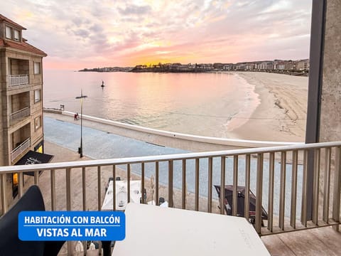 Nearby landmark, Natural landscape, View (from property/room), Balcony/Terrace, Beach, Sea view, Sunset
