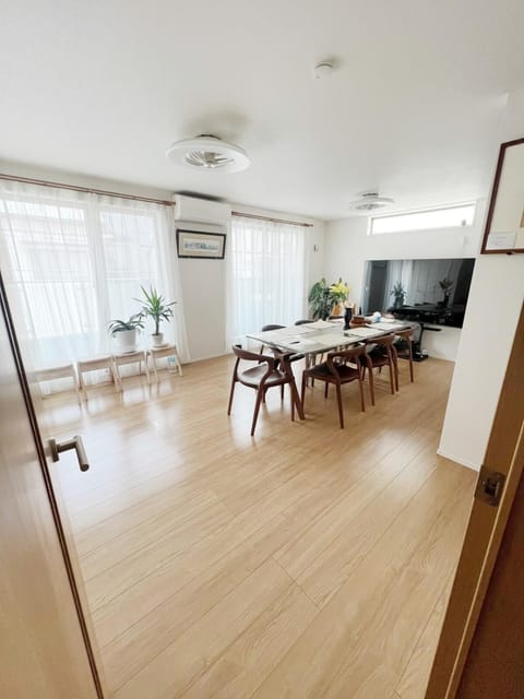 TV and multimedia, Living room, Dining area