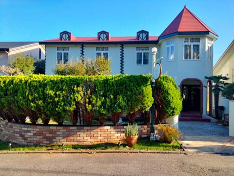 Property building, Day