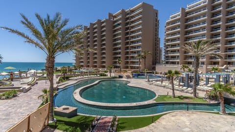 Property building, Day, Beach, City view, Pool view, Sea view, Swimming pool, Swimming pool, sunbed