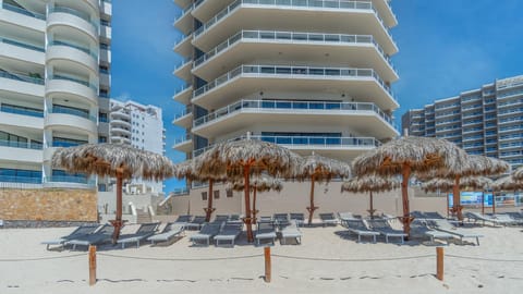 Property building, Day, sunbed