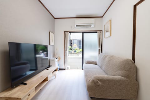 TV and multimedia, Living room, air conditioner