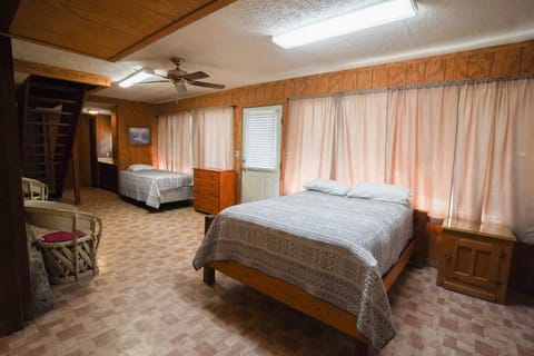 Cypress Villa 2 House in Concan