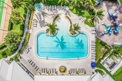 Relax, Play & Unwind in Paradise! Poolside Fun & Resort Vibes - Villa Sail Away House in Lochmoor Waterway