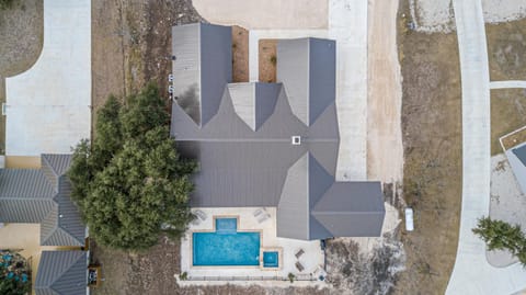 Laguna Vista House in Concan