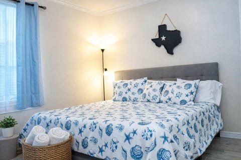 Ground Floor Apartment with Pool Walk to Beach Apartment in South Padre Island