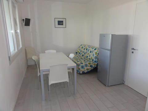 Living room, Decorative detail, Dining area