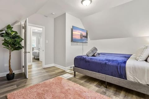 Cozy Chic 4BD 2BA Home in St Charles House in Saint Charles