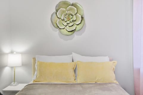 Cozy Chic 4BD 2BA Home in St Charles House in Saint Charles